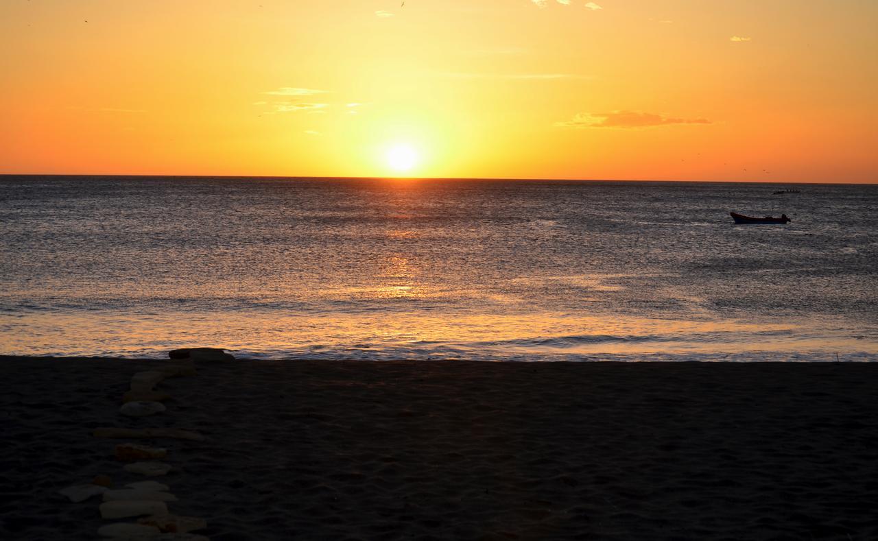 Sirena Surf Lodge Miramar Nicaragua Екстериор снимка